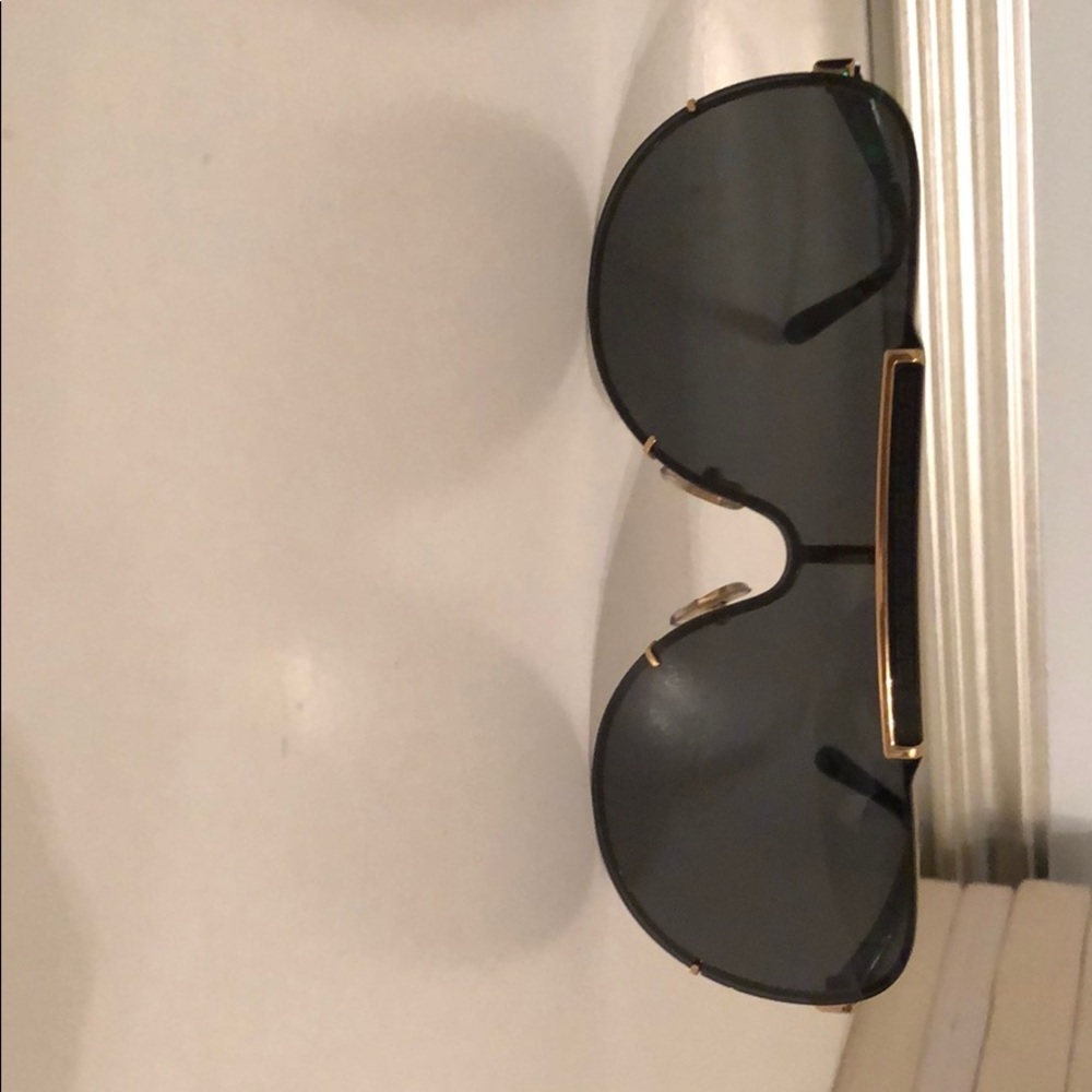 Unisex Versace sun glasses